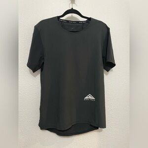 Nike Trail Shirt Men’s Small Black Dri-Fit Short Sleeve T Shirt Sports Size